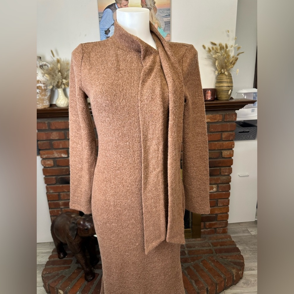 Chic Long Sleeve Knit Midi Dress -small - Picture 5 of 6